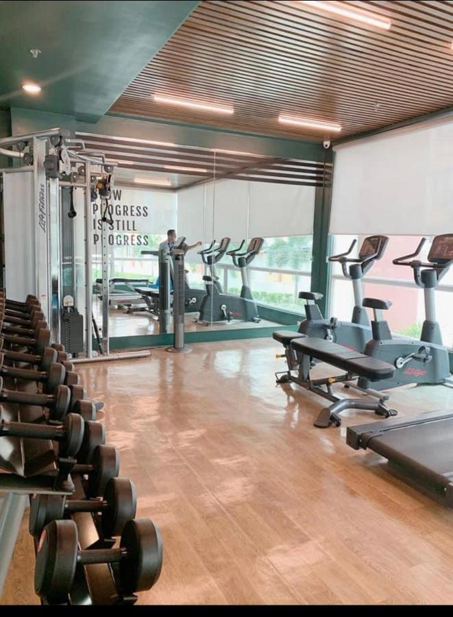 Lancris Residences 2 Bedroom Entire Apartment Near Airport With Pool Paranaque City Exterior foto